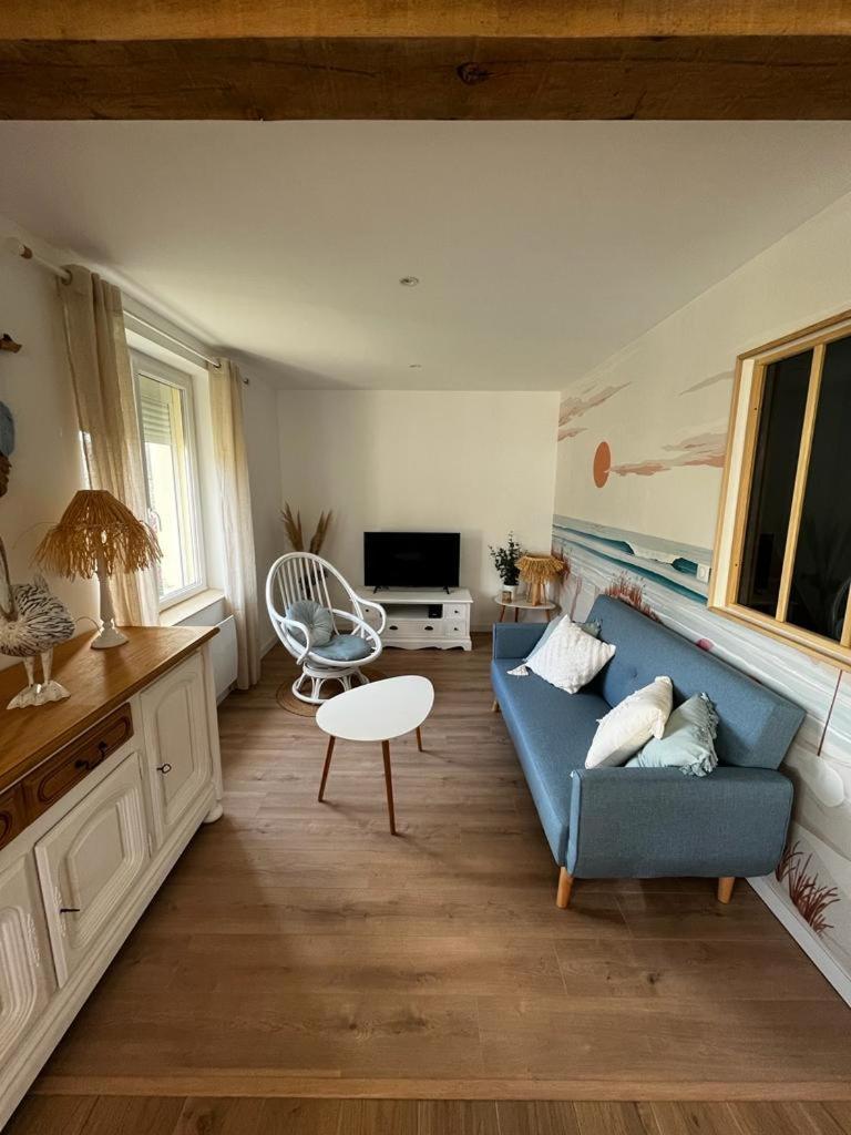 La Maison Blue *
